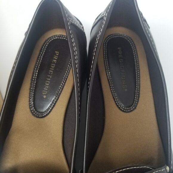 PREDICTIONS NEW WITH BOX. SIZE 7 - Picture 3 of 12